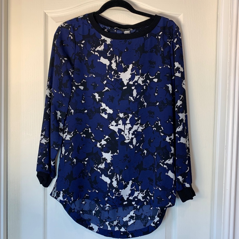 Mélanie Lyne Blue Abstract Sheer Long Sleeve Blouse Size 6 Hi-Low Hem